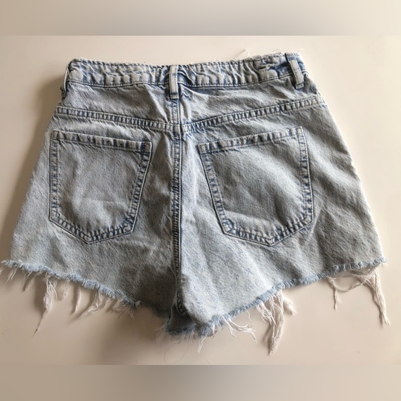 Garage Denim Light Wash Ripped Denim Shorts - Size 1 (26) - Picture 2 of 8